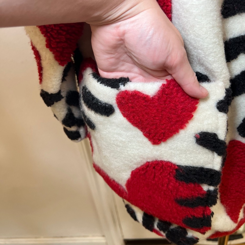 FARM Rio Red White Sherpa Ai Meu Coracao Heart Print Jacket Medium - Picture 4 of 12